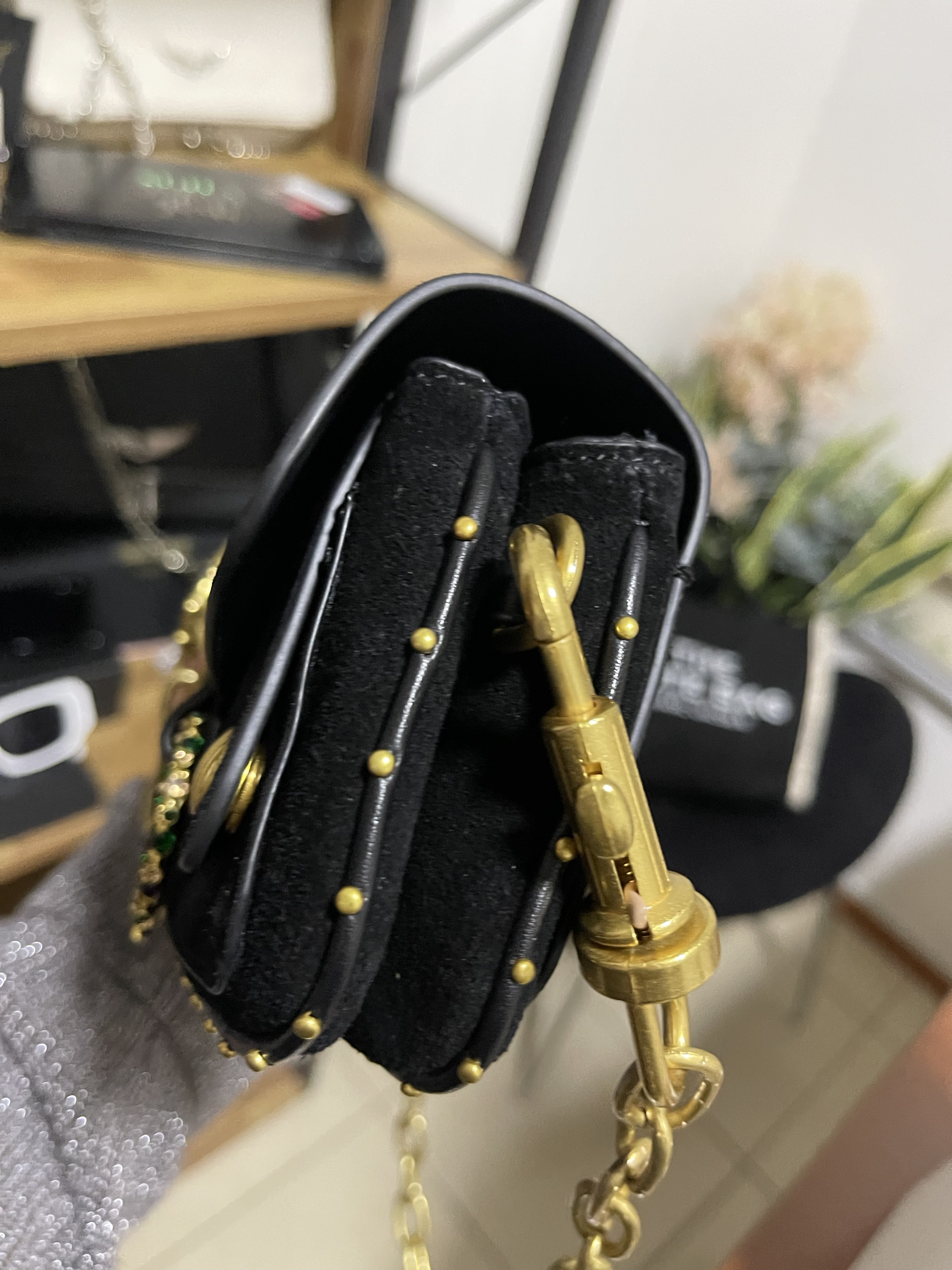 Kate Moss negra con dorado terciopelo | Zadig&Voltaire - Imagen 7